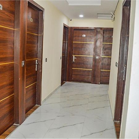 Fabhotel The Golf Inn Noida Buitenkant foto