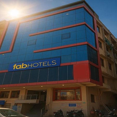Fabhotel The Golf Inn Noida Buitenkant foto