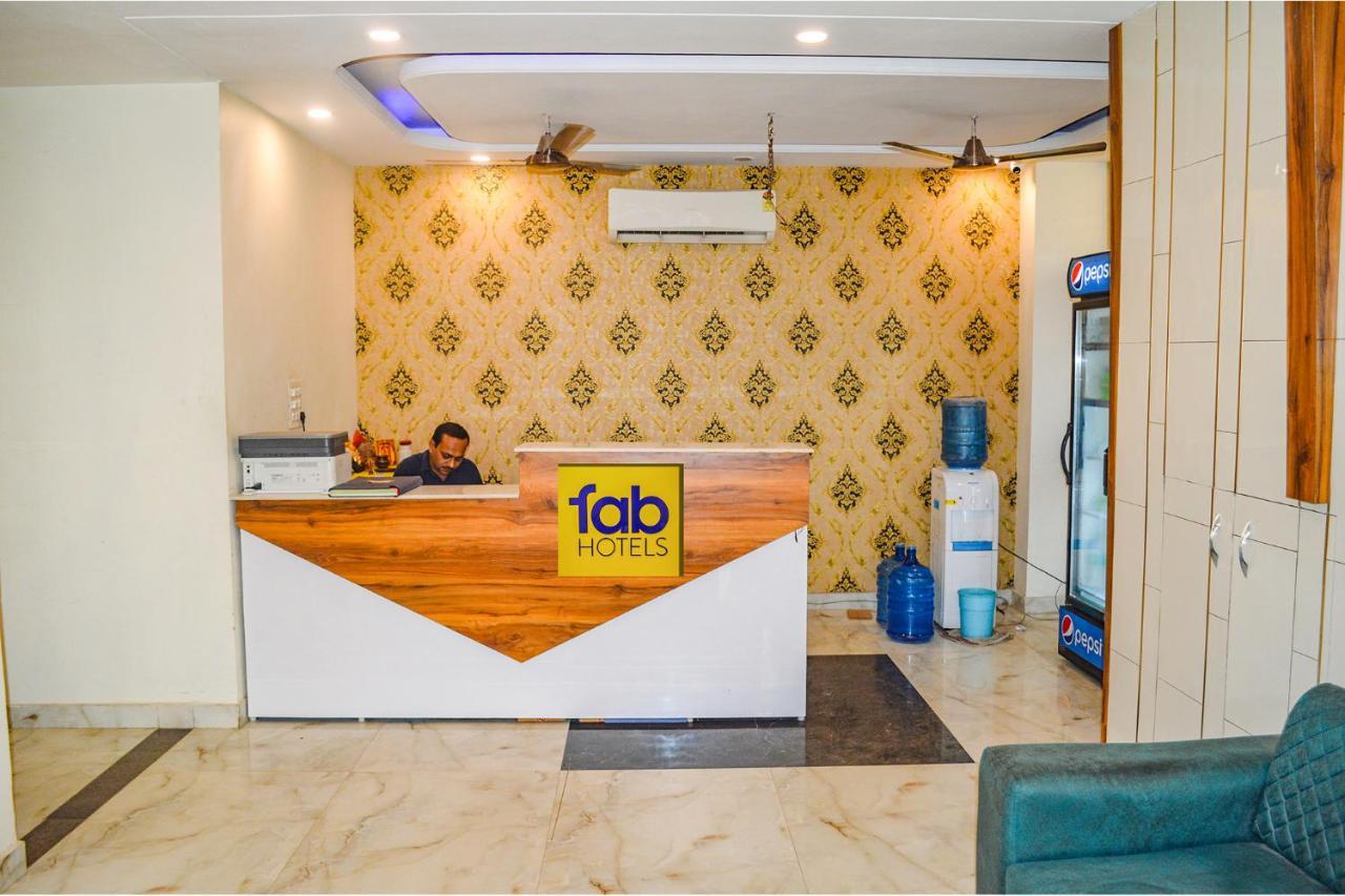 Fabhotel The Golf Inn Noida Buitenkant foto