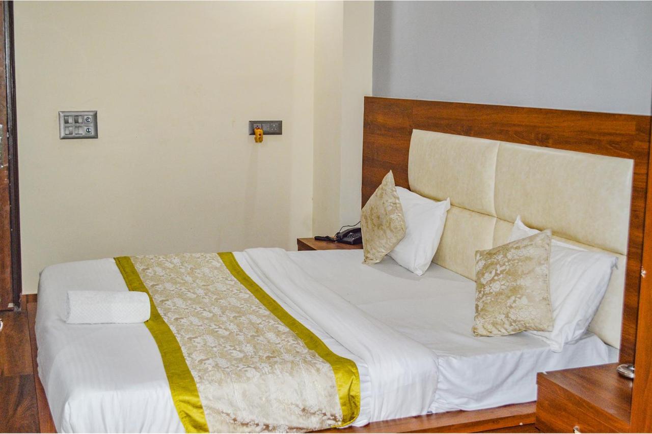 Fabhotel The Golf Inn Noida Buitenkant foto