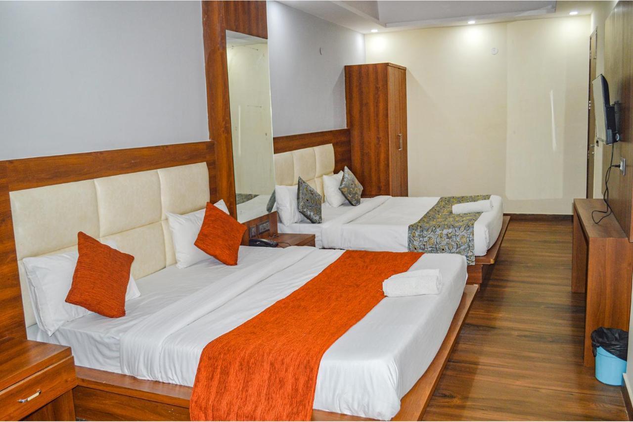 Fabhotel The Golf Inn Noida Buitenkant foto