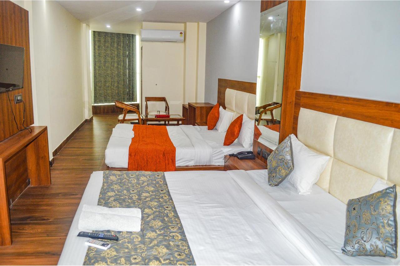 Fabhotel The Golf Inn Noida Buitenkant foto